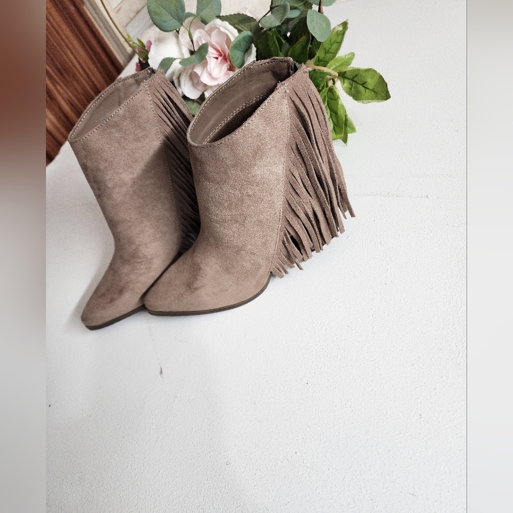 Fringe Suede Ankle Boots - Tan